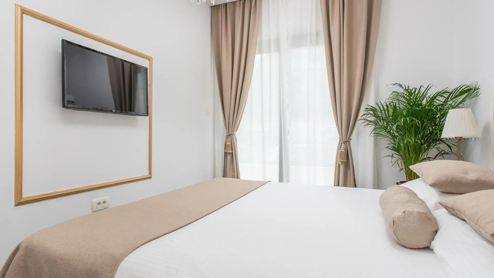 Samstag Parkzone Hotel Split