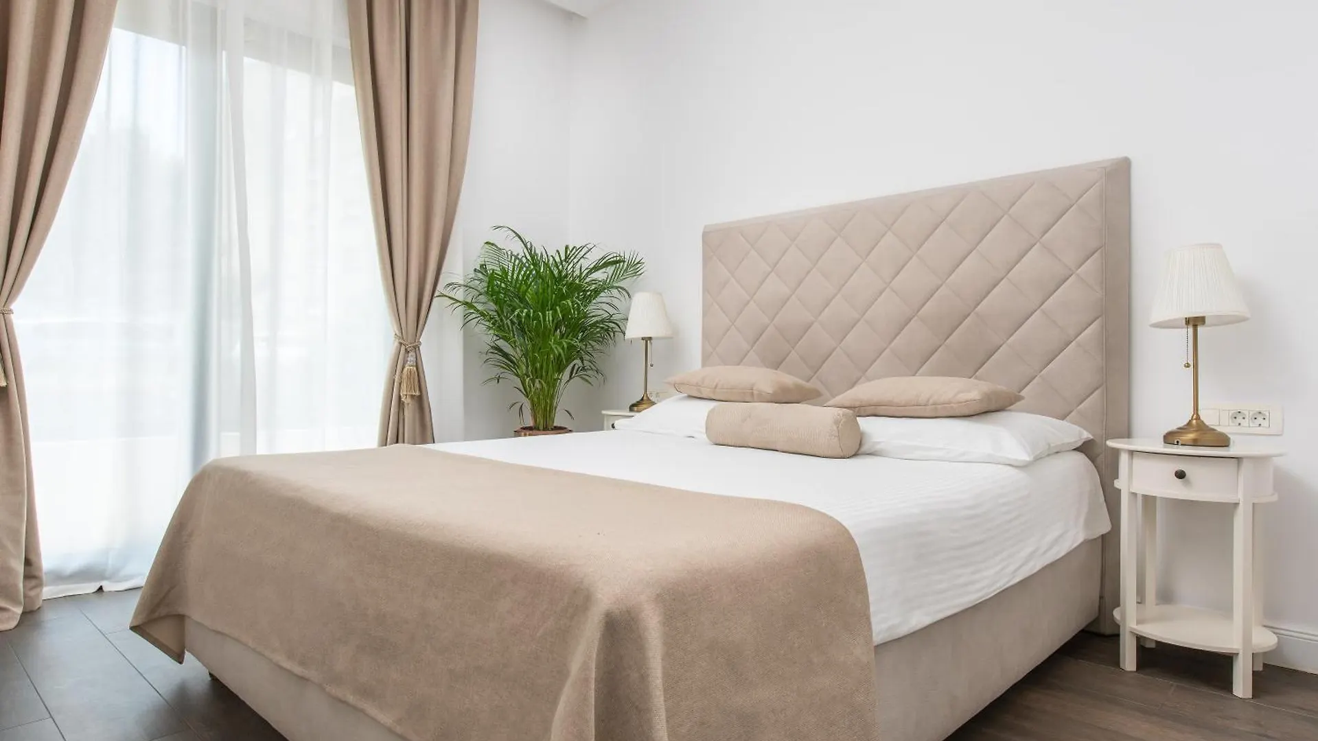 Samstag Parkzone Hotel Split Croácia