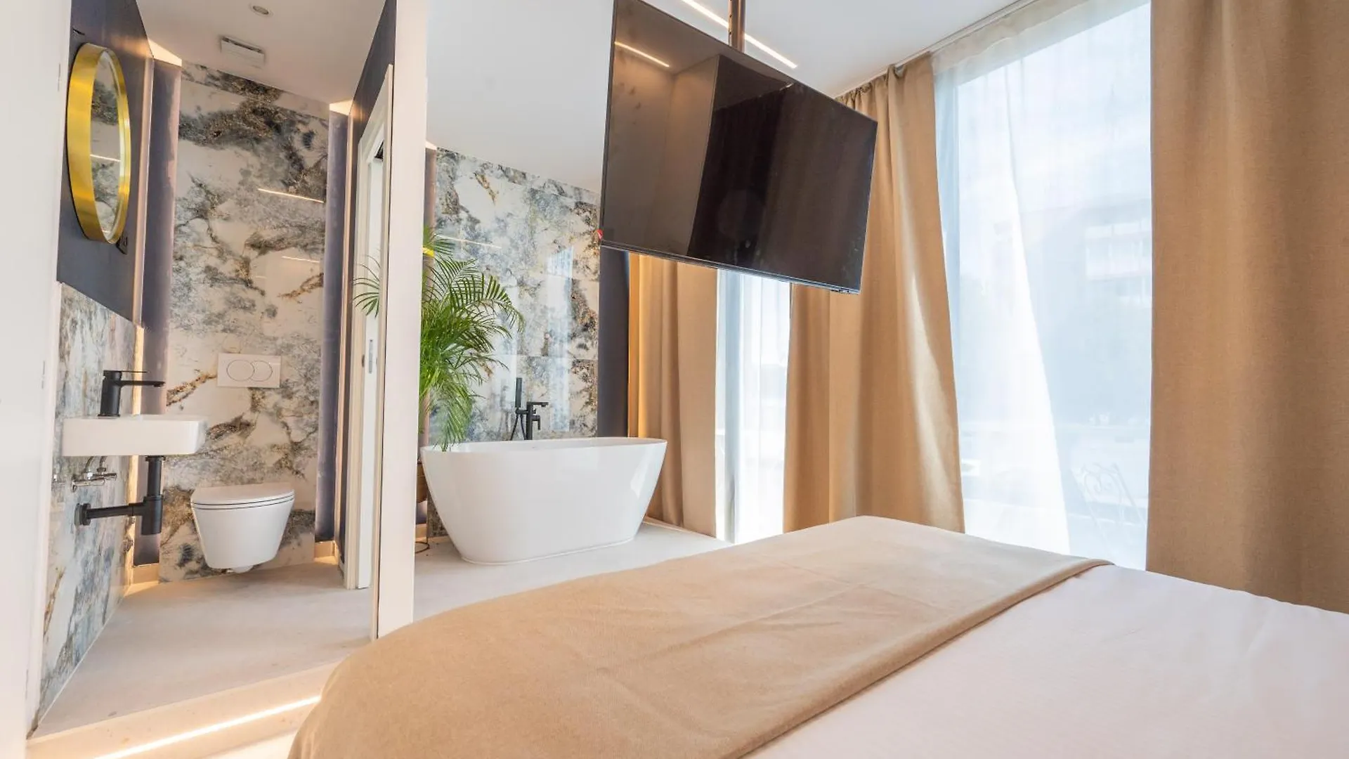 Samstag Parkzone Hotel Split 4*,