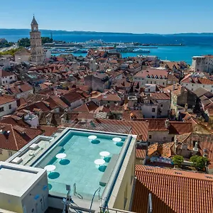 Cornaro Hotell